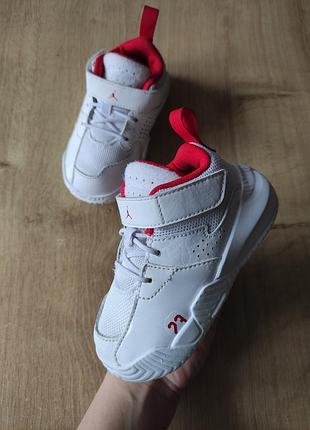Крутые детские кроссовки nike  jordan, оригинал, модель 2022 года, р.21.