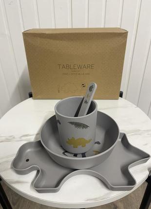 Набір дитячого посуду від бренду liewood