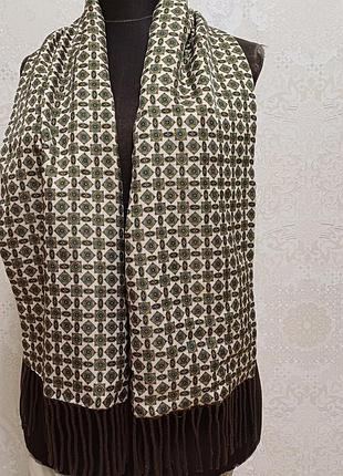 Шарф женский на подкладке с катецами, идеального состояния, размер 140 на 28см