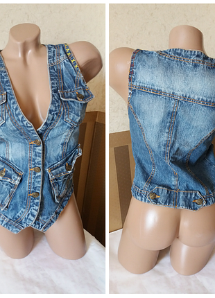 Джинсовый жилет.