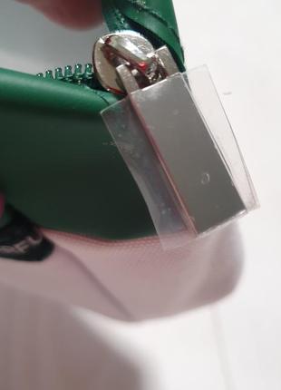 Нова косметична lacoste 8