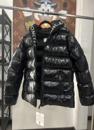 Жіноча куртка moncler