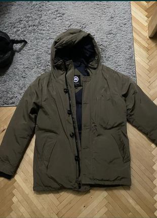 Продам курточку canada goose