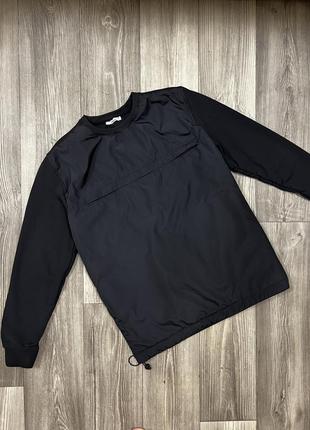 Стильный черный анорак с карманом