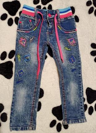 Крутые демисезонные джинсы на девочку 4-5 лет