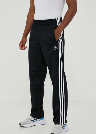 Штаны спортивные adidas мужские черные с лампасами размер м/хl