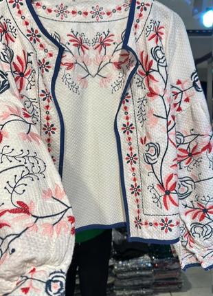 Вышитый пиджак