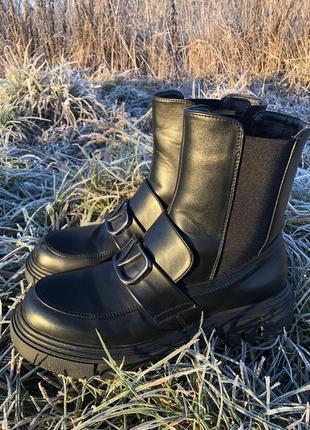 Женские черные ботинки челси