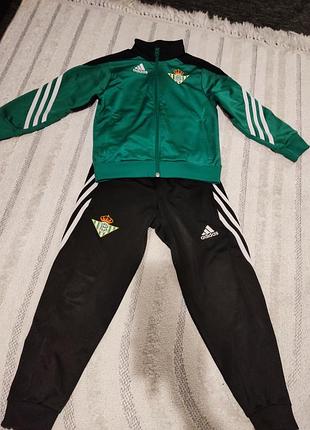 Спортивный костюм