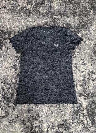 Продаю женскую футболку under armor