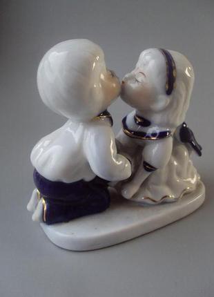 Фигура фарфор германия em exclusive collection поцелуй детки целующиеся дети №10349