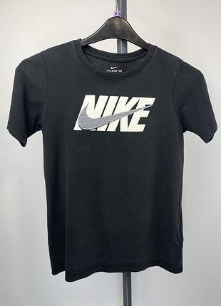 Спортивна футболка / nike / eu 152-158 /12-13 рок / стан дуже хороший !!!