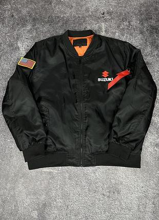 Дутый бомбер suzuki