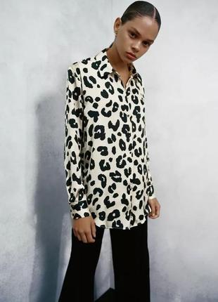 Сатиновая атласная рубашка блуза в животный принт от zara