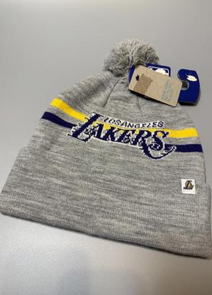 Мужская шапка lakers с бубоном