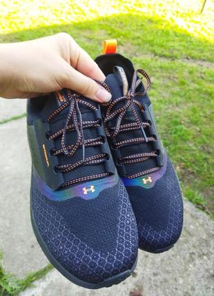 Кроссовки фирмы under armour