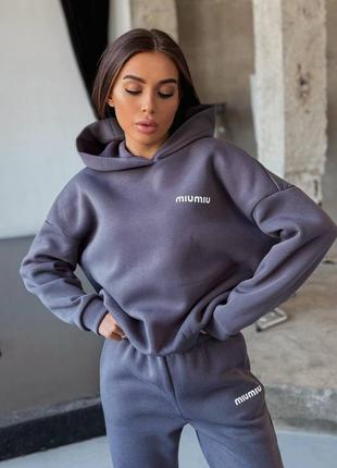 Костюм женский.