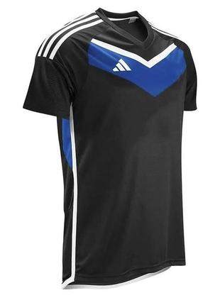 Спортивная футболка adidas