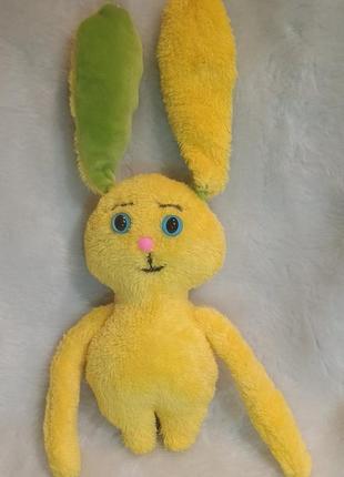 Заєць жовтий вухатий. 2