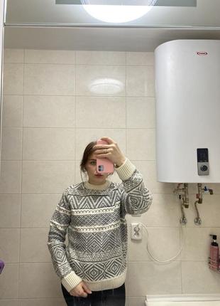Свитер с шерстью