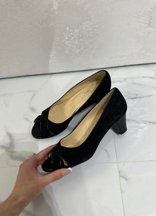 Жіночі туфлі