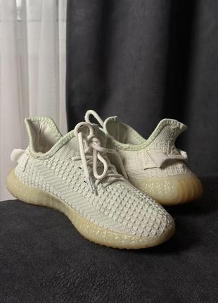 Кроссовки yeezy boost