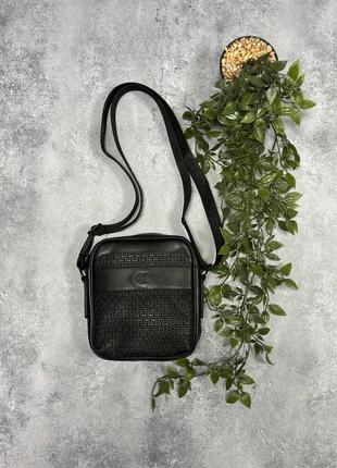 Монограммная сумка мессенджер от calvin klein / стильный мессенджер от келвин клейн