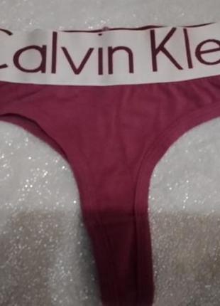 Фирменные трусики стринги цвета фуксии calvin klein