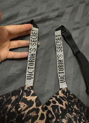 Бюстгальтер з камінчиками лео принт 75в victoria’s secret5 фото