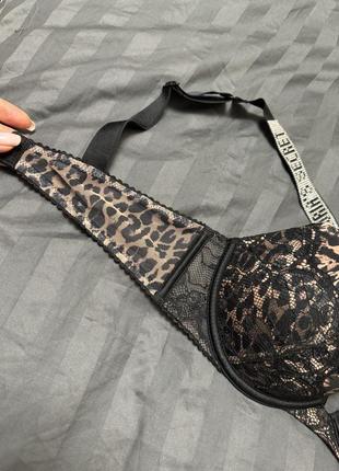 Бюстгальтер з камінчиками лео принт 75в victoria’s secret6 фото