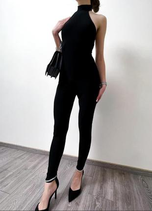 Комбінезон від zara дуже гарний комбез з відкритою спиною з чокером на шиї облягаючий можна на танці , спорт, гарно тягнеться