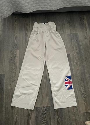 Широкие спортивные штаны sweatpants