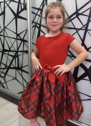 Шикарное пышное нарядное платье куколка в клетку красное с бантом от h&m 7-10 лет