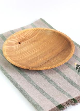 Плоская тарелка для мясной и творожной нарезки из ясеня ручной работы, диаметр 22 см, высота 3 см (1