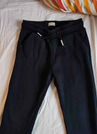 Чорні штанішки f&f 8-9 р.