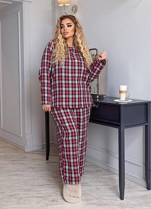 Пижама в клетку красного цвета