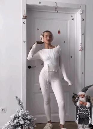 Костюм
