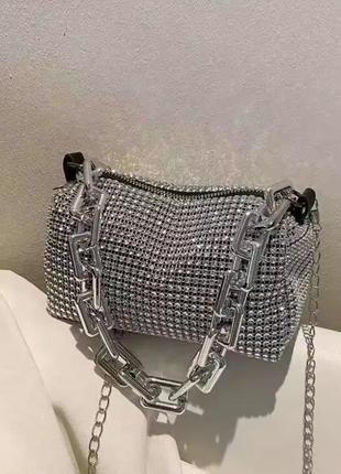 Элегантная вечерняя сумочка со стразами
