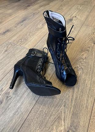 Туфлі для танців high heels