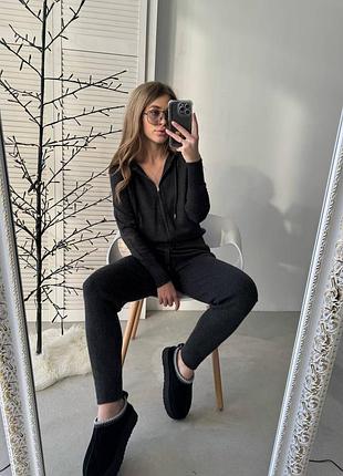 Женский костюм с кашемиром loro piana