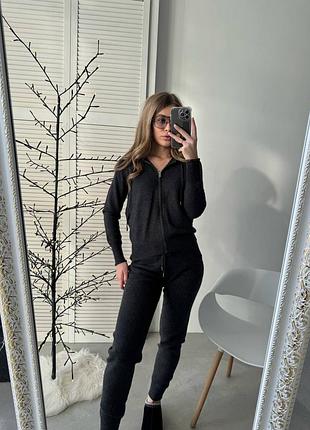 Женский костюм с кашемиром loro piana