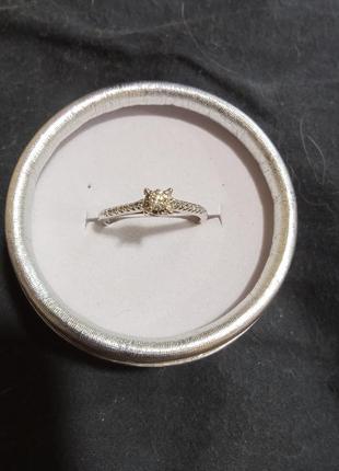 Золотая кольца с натуральными бриллиантами