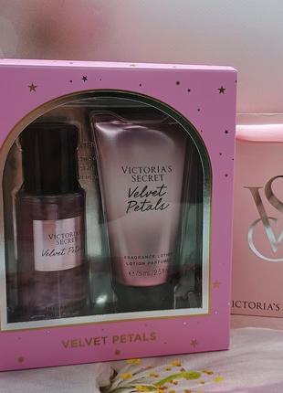 Подарунковий набір velvet petals victoria's secret