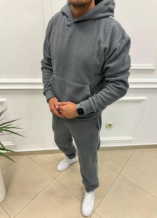 Чоловічий костюм10 фото