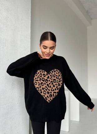 Свитер в стиле oversize с сердечком6 фото