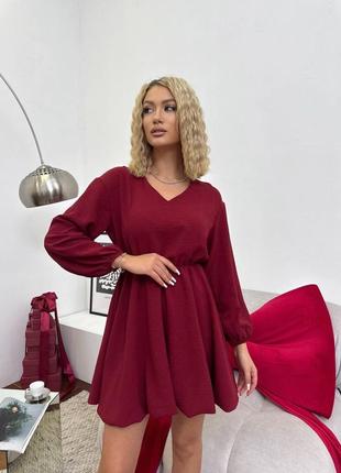 Красивое мини платье с длинными рукавами