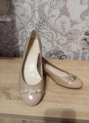 Шкіряні лакові туфлі cole haan