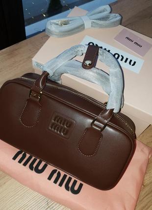 Кожаная сумка miu miu, в наличии