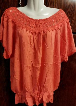 Новая итальянская летняя блуза из вискозы.