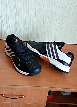 Мужские кожаные кроссовки adidas.